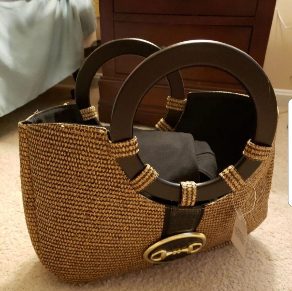 Tan/Black Medallion Bag w/Wooden Handles NWT